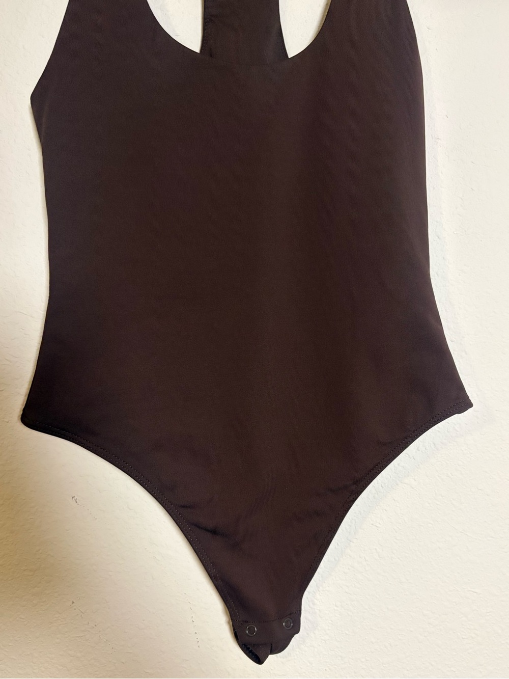 Aritzia Babaton Scoop Neck Bodysuit in Brown - Picture 4 of 5